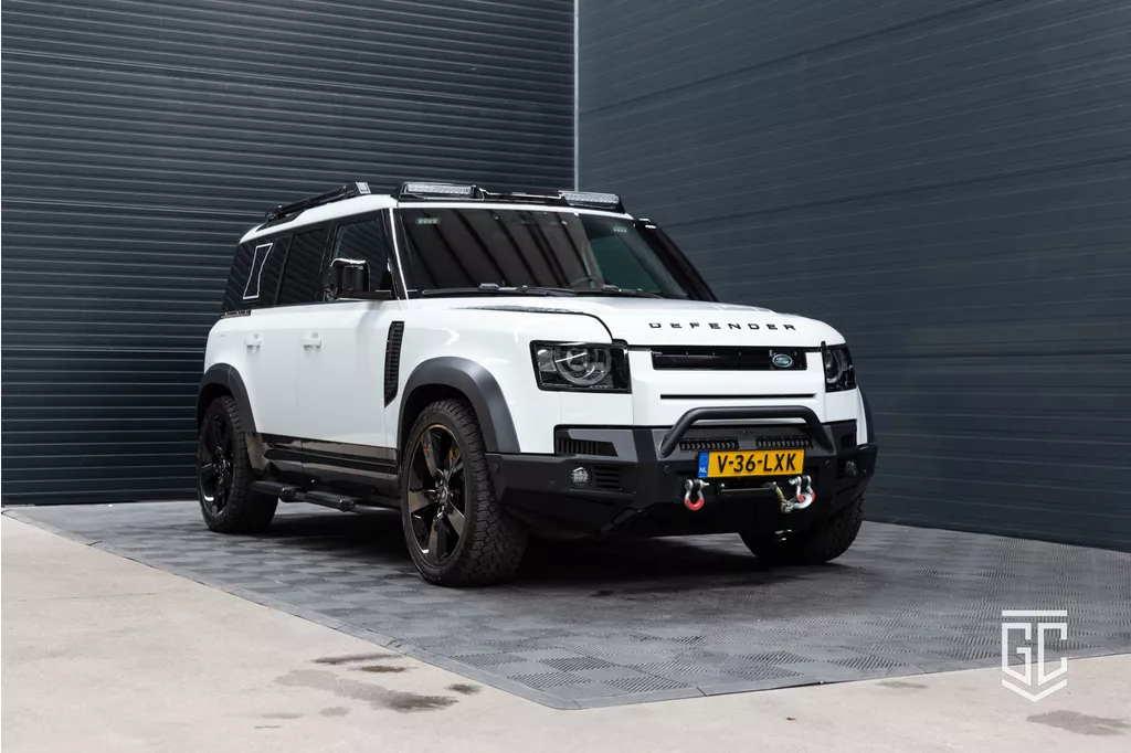 Land Rover Defender Hard Top 3.0 D300 110 MHEV X-Dynamic HSE