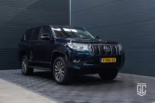 Toyota Land Cruiser 2.8 D-4D-F Challenger Window Van