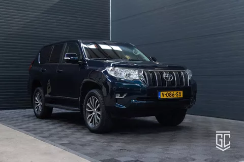 Toyota Land Cruiser 2.8 D-4D-F Challenger Window Van Toyota Land Cruiser 2.8 D-4D-F Challenger Window Van