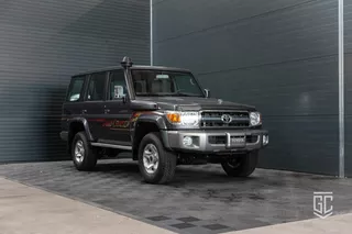 Toyota Land Cruiser GRJ76 LX