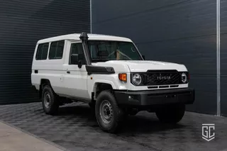 Toyota Land Cruiser GRJ78 M/T