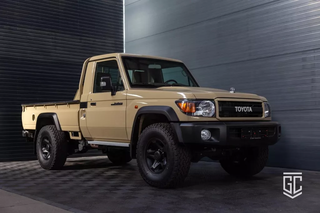 Toyota Land Cruiser GRJ79 Single Cab 2023