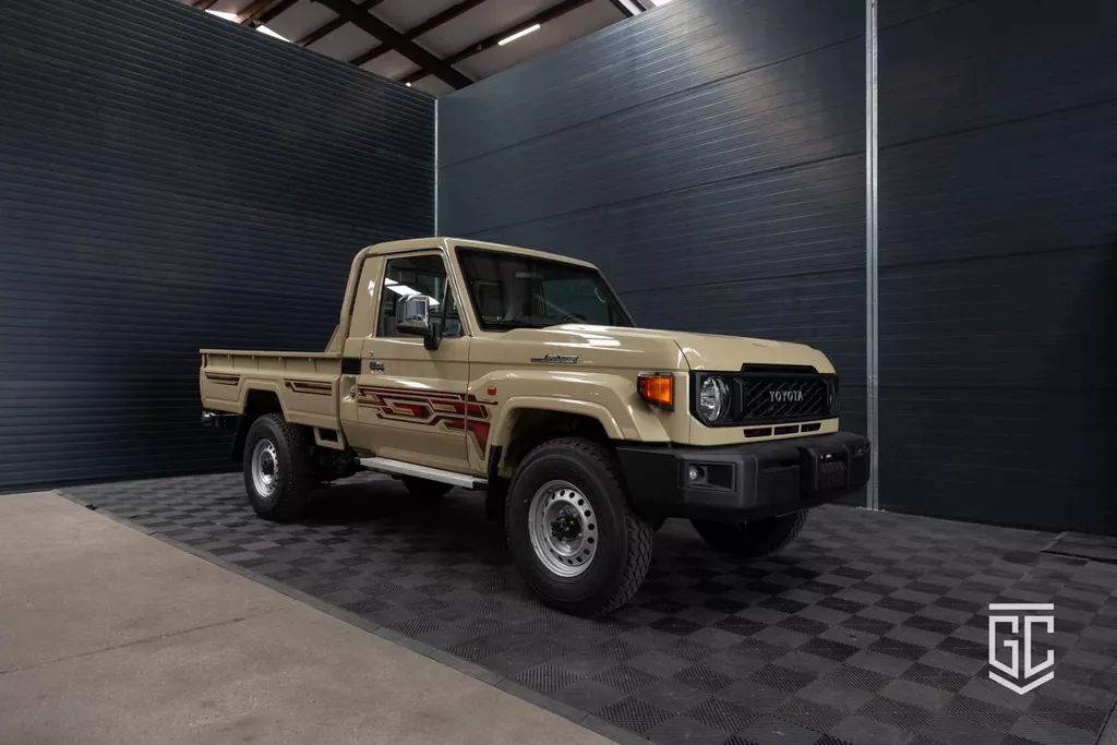 Toyota Land Cruiser GRJ79 Single Cab LX-G A/T