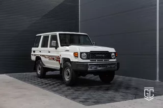 Toyota Land Cruiser GRJ76 E