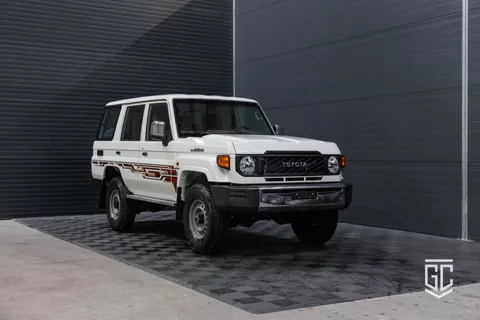Toyota Land Cruiser GRJ76 E Toyota Land Cruiser GRJ76 E